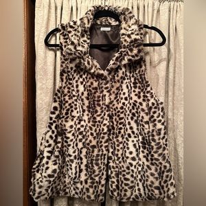 Croft and Barrow faux fur plush, leopard vest with satin lining. L/XL